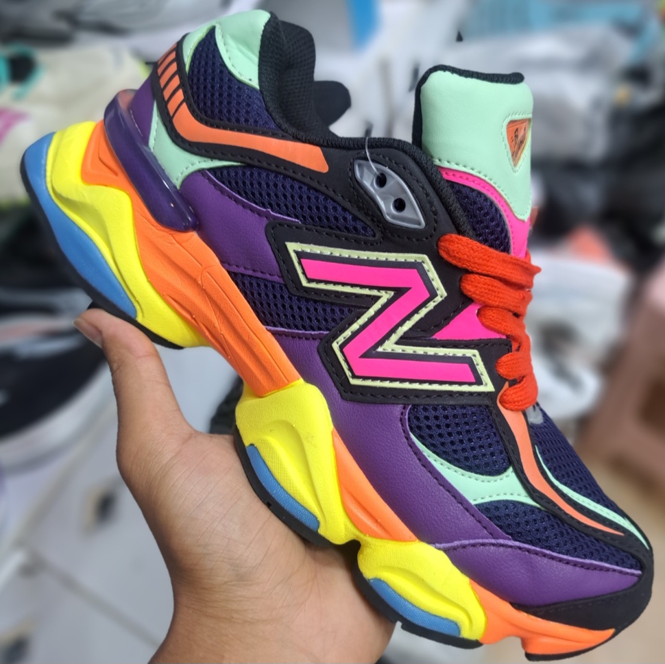 کتونی مردانه رانینگ و پیاده روی نیوبالانس ۹۰۶۰ newbalance 9060 / ضمانت کیفیت و ویتنام / سایز ۴۰ الا ۴۵