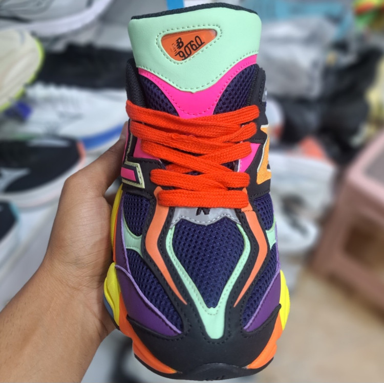 کتونی مردانه رانینگ و پیاده روی نیوبالانس ۹۰۶۰ newbalance 9060 / ضمانت کیفیت و ویتنام / سایز ۴۰ الا ۴۵