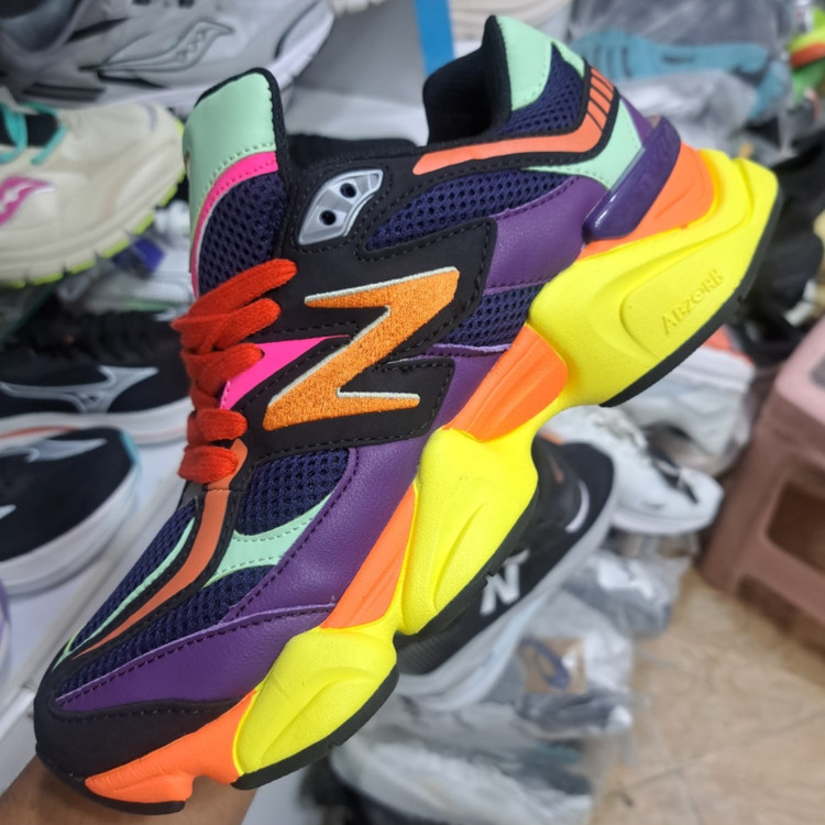 کتونی مردانه رانینگ و پیاده روی نیوبالانس ۹۰۶۰ newbalance 9060 / ضمانت کیفیت و ویتنام / سایز ۴۰ الا ۴۵