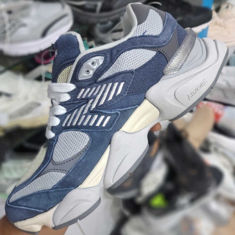 کتونی مردانه رانینگ و پیاده روی نیوبالانس ۹۰۶۰ newbalance 9060 / ضمانت کیفیت و ویتنام / سایز ۴۰ الا ۴۵