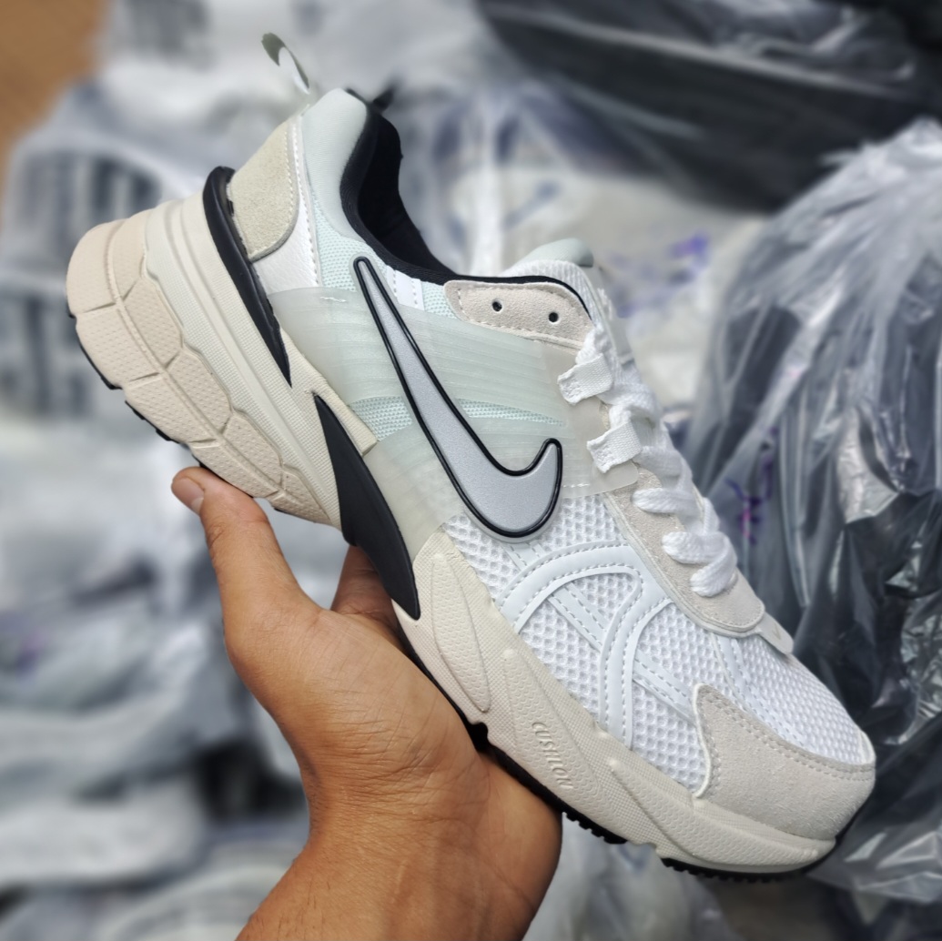 کتونی رانینگ و پیاده روی ست زنانه و مردانه نایک کلشون وی تو کی nike v2k / ضمانت ویتنام و کیفیت / سایز ۳۷ الا ۴۵