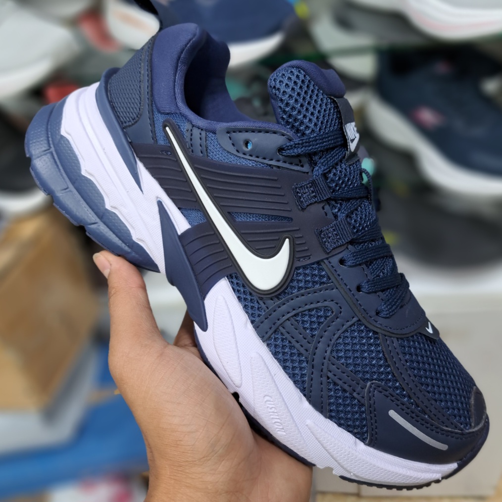کتونی رانینگ و پیاده روی زنانه نایک کلشون وی تو کی nike v2k / ضمانت ویتنام و کیفیت / سایز ۳۷ الا 40