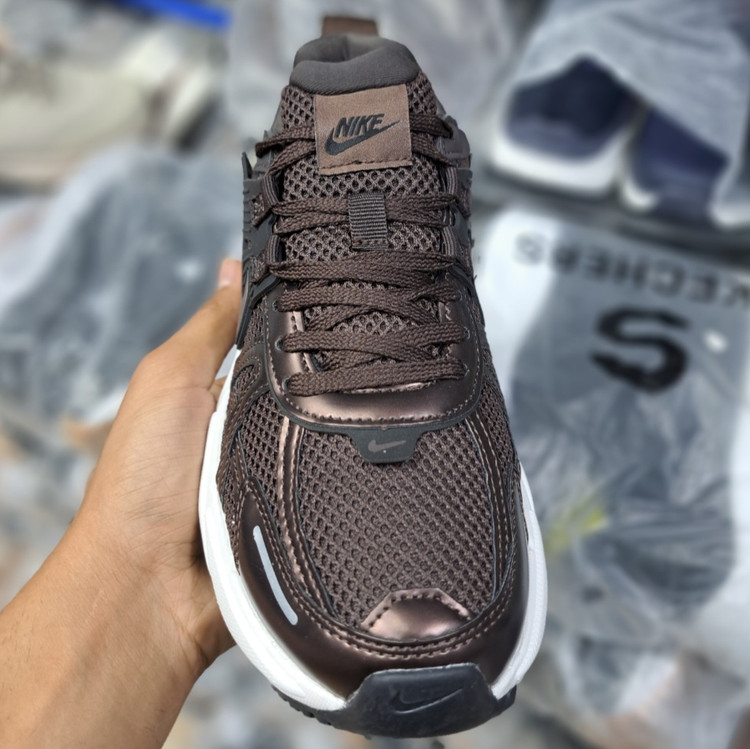 کتونی رانینگ و پیاده روی زنانه نایک کلشون وی تو کی nike v2k / ضمانت ویتنام و کیفیت / سایز ۳۷ الا 40
