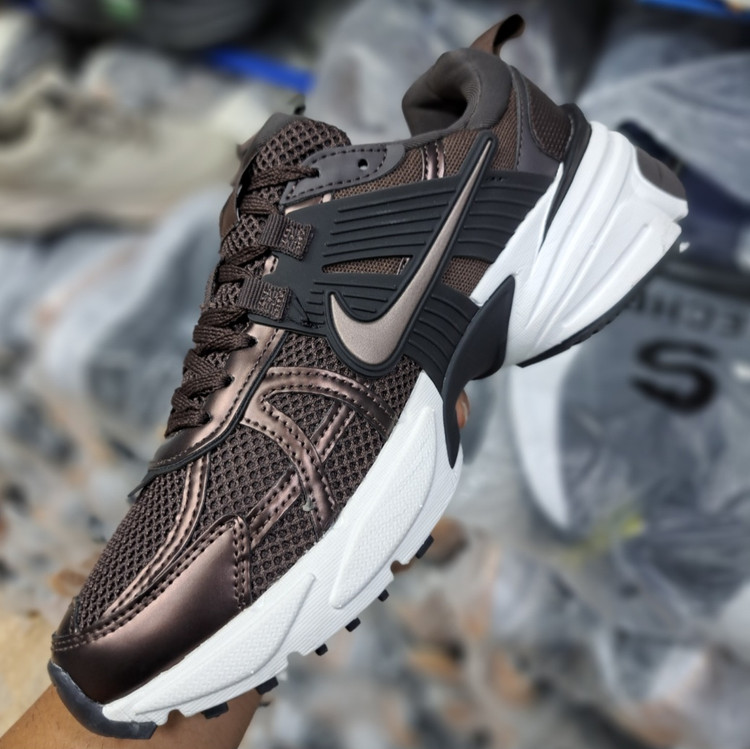 کتونی رانینگ و پیاده روی زنانه نایک کلشون وی تو کی nike v2k / ضمانت ویتنام و کیفیت / سایز ۳۷ الا 40