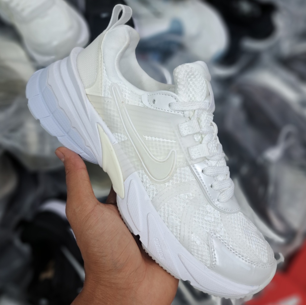 کتونی رانینگ و پیاده روی زنانه نایک کلشون وی تو کی nike v2k / ضمانت ویتنام و کیفیت / سایز ۳۷ الا 40