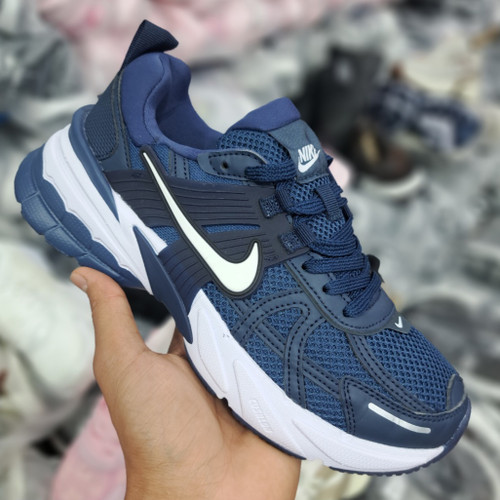 کتونی رانینگ و پیاده روی ست زنانه و مردانه نایک کلشون وی تو کی nike v2k / ضمانت ویتنام و کیفیت / سایز ۳۷ الا ۴۵