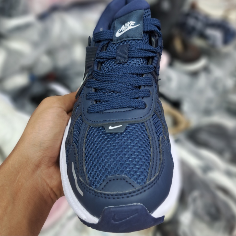 کتونی رانینگ و پیاده روی ست زنانه و مردانه نایک کلشون وی تو کی nike v2k / ضمانت ویتنام و کیفیت / سایز ۳۷ الا ۴۵