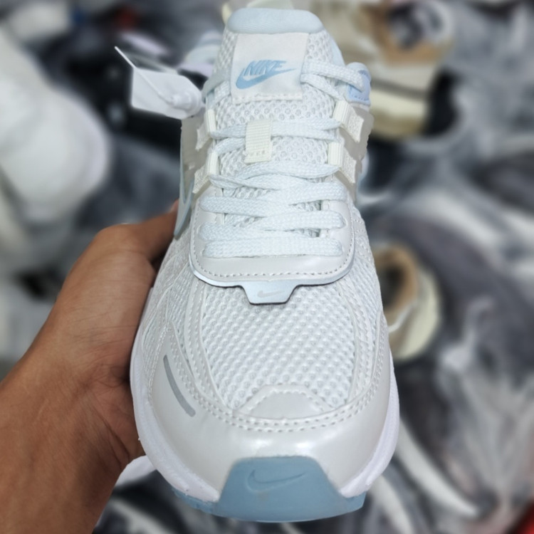 کتونی رانینگ و پیاده روی ست زنانه و مردانه نایک کلشون وی تو کی nike v2k / ضمانت ویتنام و کیفیت / سایز ۳۷ الا ۴۵