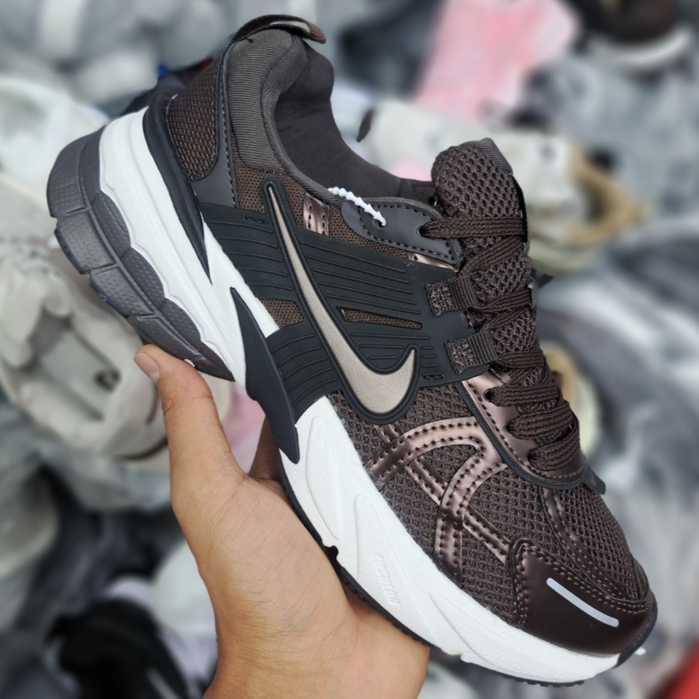 کتونی رانینگ و پیاده روی ست زنانه و مردانه نایک کلشون وی تو کی nike v2k / ضمانت ویتنام و کیفیت / سایز ۳۷ الا ۴۵