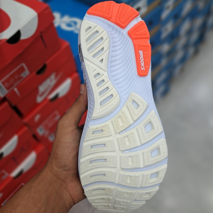 کتونی ویتنامی ست زنانه و مردانه بروکس گاست ۱۷ Brooks ghost 17 / ضمانت کیفیت / سایز ۳۹ تا ۴۵