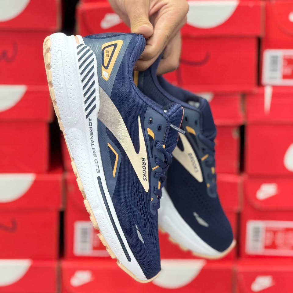 کتونی ویتنامی بروکس آدرنالین جی تی اس ۲۳ Brooks adrenaline gts 23 / رویه مقاوم و تنفس پذیر / کیفیت مستر ۲۰۲۵ / سایز ۴۰ الا ۴۵