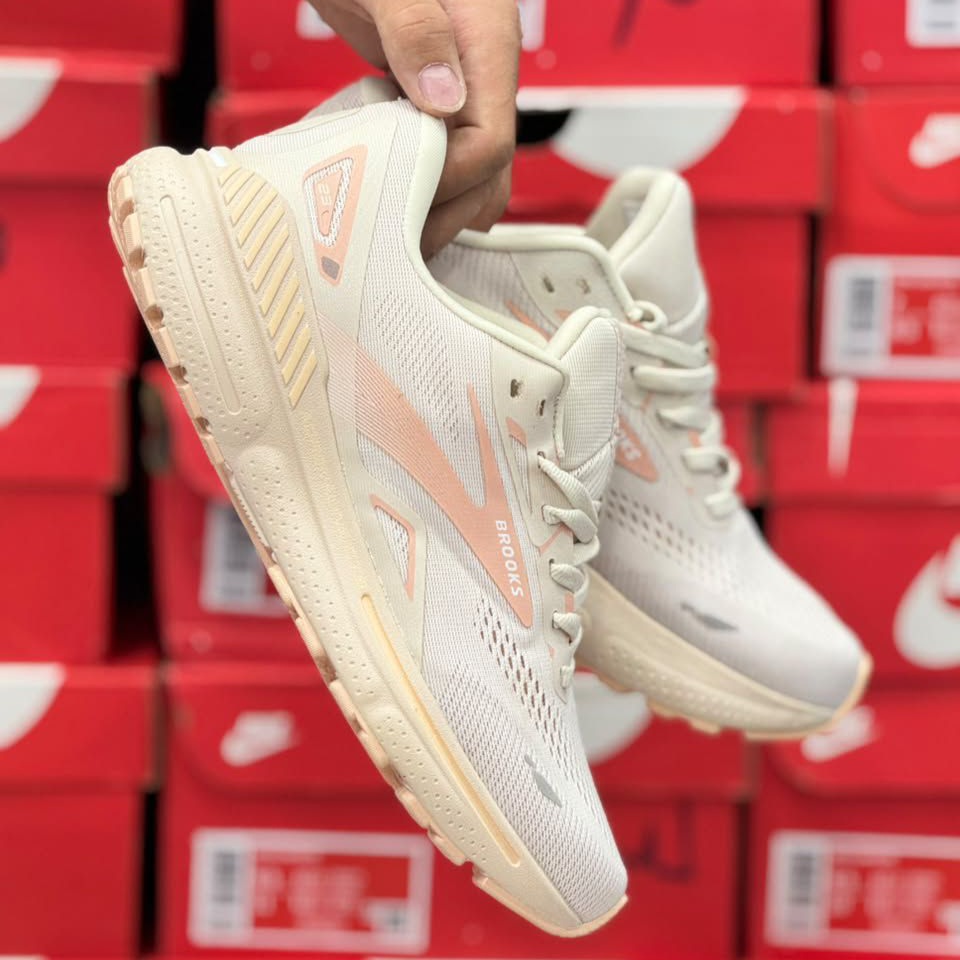 کتونی ویتنامی بروکس آدرنالین جی تی اس ۲۳ Brooks adrenaline gts 23 / رویه مقاوم و تنفس پذیر / کیفیت مستر ۲۰۲۵ / سایز ۴۰ الا ۴۵