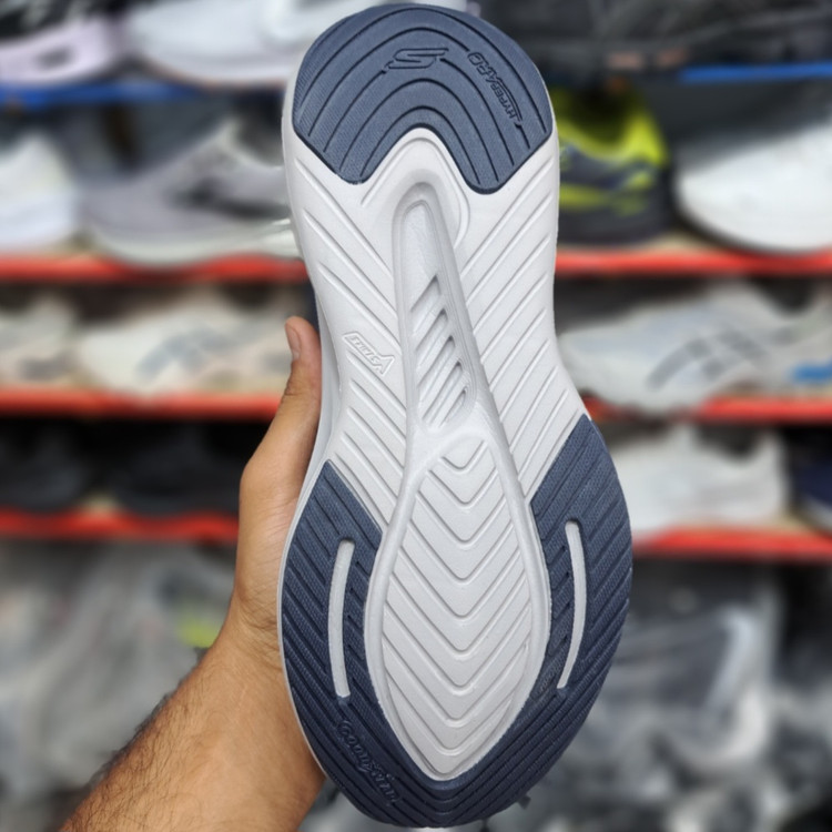 کتونی مسترکوالیتی اسکیچرز گو ران Skechers gorun / ضمانت ویتنام و کیفیت ۲۰۲۵ / سایز ۴۰ الا ۴۵