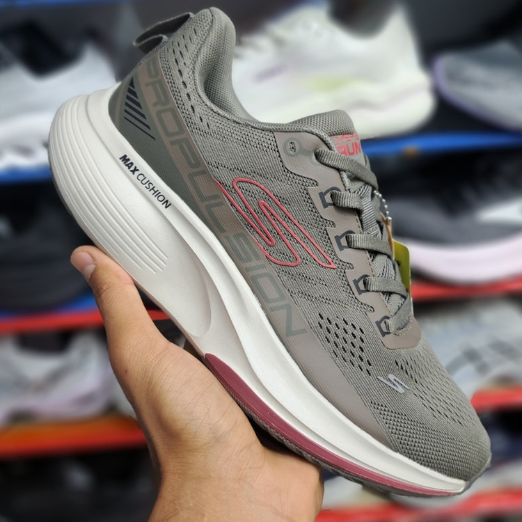 کتونی مسترکوالیتی اسکیچرز گو ران Skechers gorun / ضمانت ویتنام و کیفیت ۲۰۲۵ / سایز ۴۰ الا ۴۵