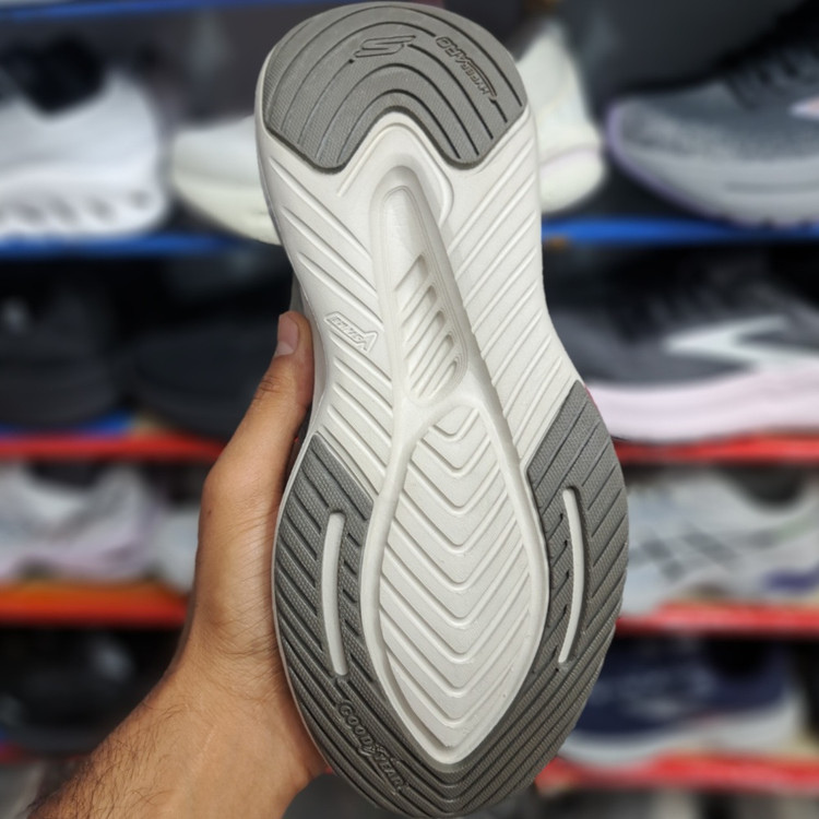 کتونی مسترکوالیتی اسکیچرز گو ران Skechers gorun / ضمانت ویتنام و کیفیت ۲۰۲۵ / سایز ۴۰ الا ۴۵