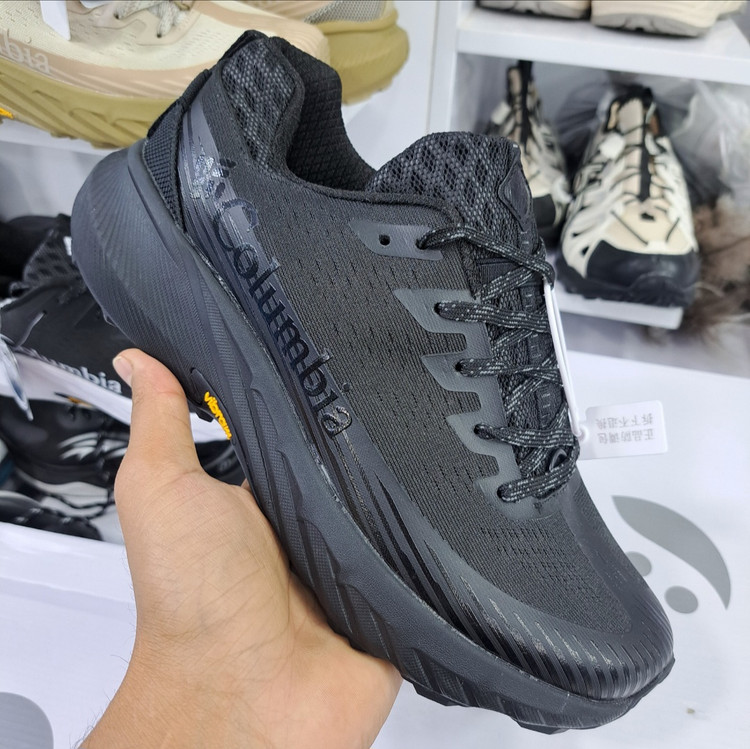 کتونی مسترکوالیتی کلمبیا گورتکس Colombia goretex / زیره ویبرام / ضمانت ویتنامی و کیفیت / سایز ۴۰ الا ۴۵