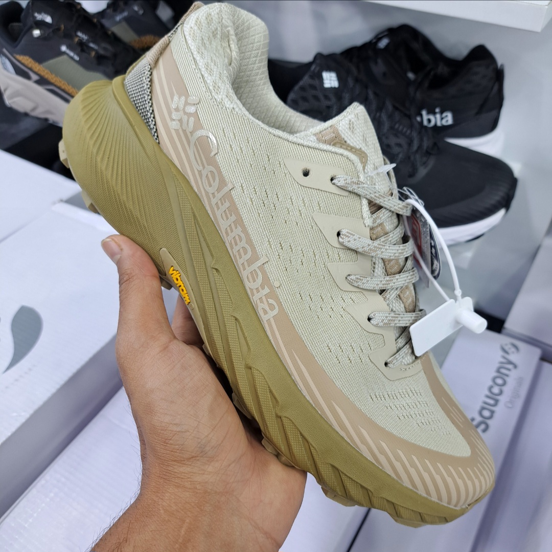 کتونی مسترکوالیتی کلمبیا گورتکس Colombia goretex / زیره ویبرام / ضمانت ویتنامی و کیفیت / سایز ۴۰ الا ۴۵
