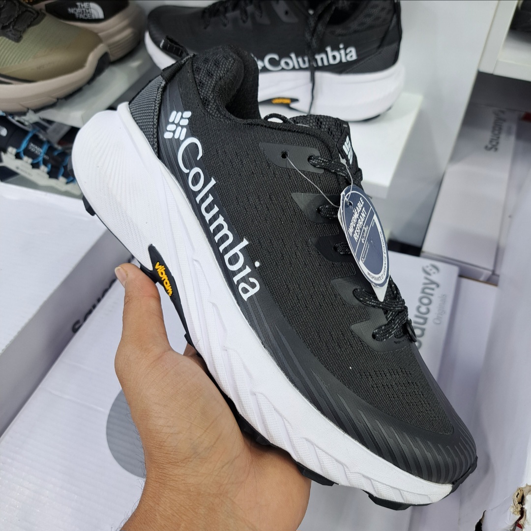 کتونی مسترکوالیتی کلمبیا گورتکس Colombia goretex / زیره ویبرام / ضمانت ویتنامی و کیفیت / سایز ۴۰ الا ۴۵