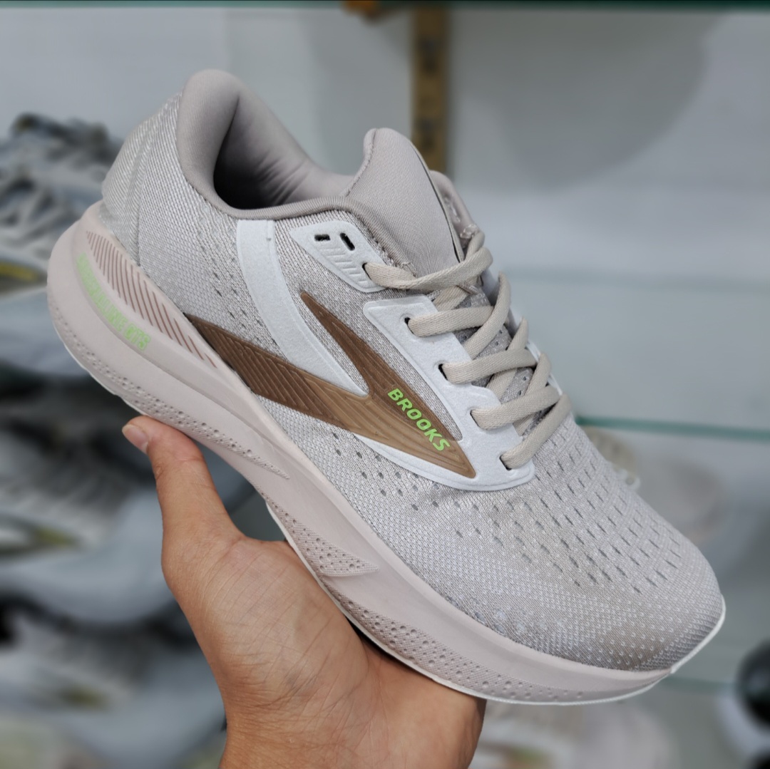 کتونی رانینگ و پیاده روی مردانه بروکس آدرنالین جی تی اس ۲۴ Brooks adrenaline gts 24 / ضمانت کیفیت و ویتنام / سایز ۴۰ الا ۴۵