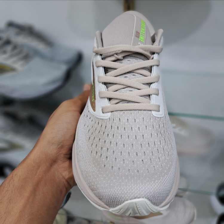 کتونی رانینگ و پیاده روی مردانه بروکس آدرنالین جی تی اس ۲۴ Brooks adrenaline gts 24 / ضمانت کیفیت و ویتنام / سایز ۴۰ الا ۴۵