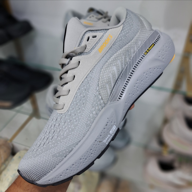 کتونی رانینگ و پیاده روی مردانه بروکس آدرنالین جی تی اس ۲۴ Brooks adrenaline gts 24 / ضمانت کیفیت و ویتنام / سایز ۴۰ الا ۴۵