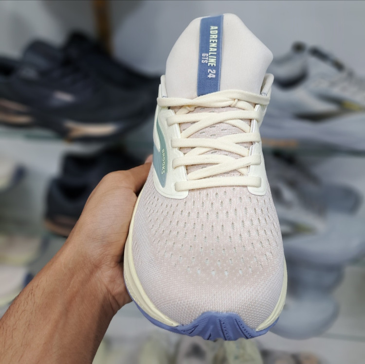 کتونی رانینگ و پیاده روی مردانه بروکس آدرنالین جی تی اس ۲۴ Brooks adrenaline gts 24 / ضمانت کیفیت و ویتنام / سایز ۴۰ الا ۴۵
