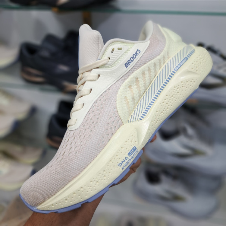 کتونی رانینگ و پیاده روی مردانه بروکس آدرنالین جی تی اس ۲۴ Brooks adrenaline gts 24 / ضمانت کیفیت و ویتنام / سایز ۴۰ الا ۴۵