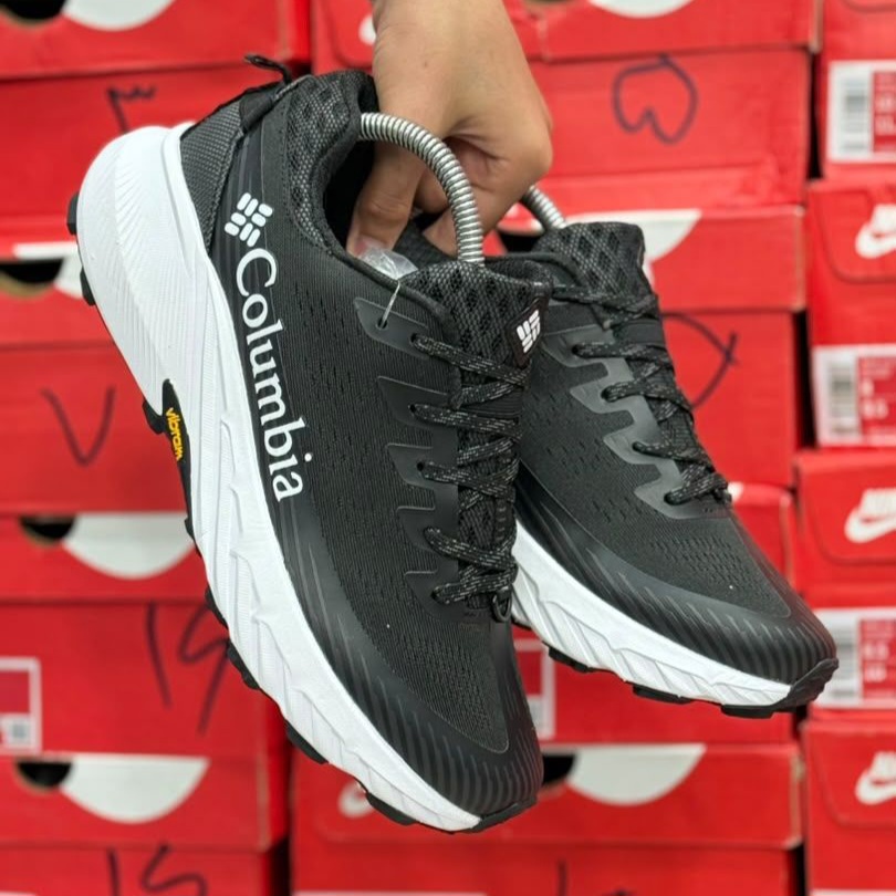 کتونی مسترکوالیتی کلمبیا گورتکس Colombia goretex / زیره ویبرام / ضمانت ویتنامی و کیفیت / سایز ۴۰ الا ۴۵