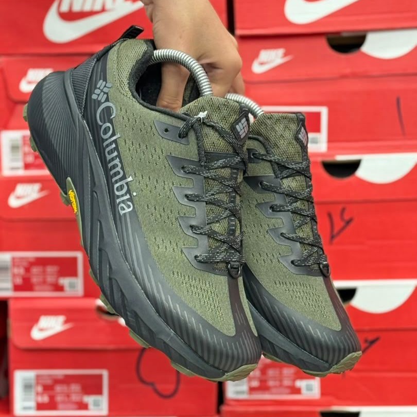 کتونی مسترکوالیتی کلمبیا گورتکس Colombia goretex / زیره ویبرام / ضمانت ویتنامی و کیفیت / سایز ۴۰ الا ۴۵