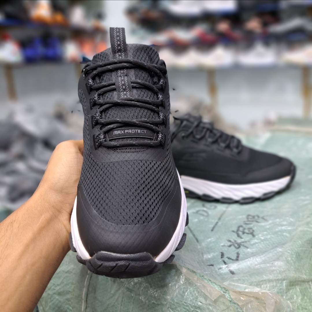 کفش مردانه طبیعت گردی و شهری اسکیچرز مکس پروتکت Skechers max protect / ضمانت کیفیت و ویتنام / سایز 40 الا 45