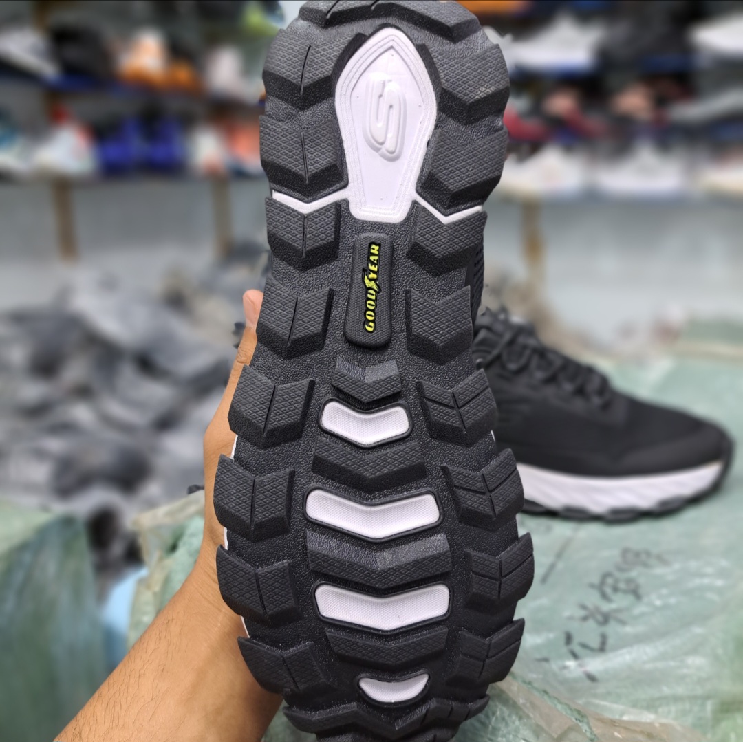 کفش مردانه طبیعت گردی و شهری اسکیچرز مکس پروتکت Skechers max protect / ضمانت کیفیت و ویتنام / سایز 40 الا 45