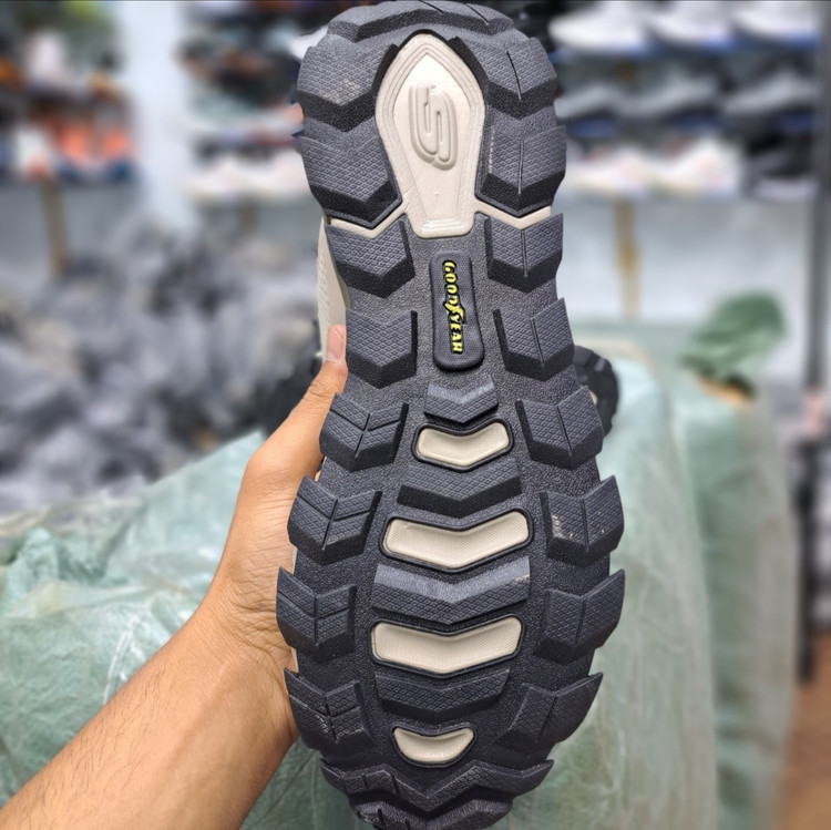 کفش مردانه طبیعت گردی و شهری اسکیچرز مکس پروتکت Skechers max protect / ضمانت کیفیت و ویتنام / سایز 40 الا 45