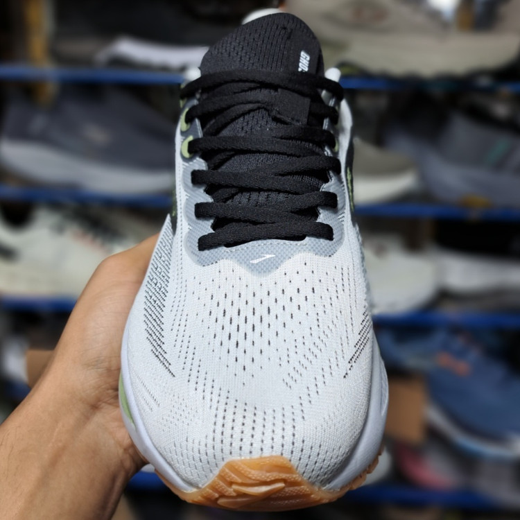 کتونی رانینگ و پیاده روی بروکس گاست ۱۷ Brooks ghost 17 / ضمانت کیفیت / سایز ۴۰ تا ۴۵