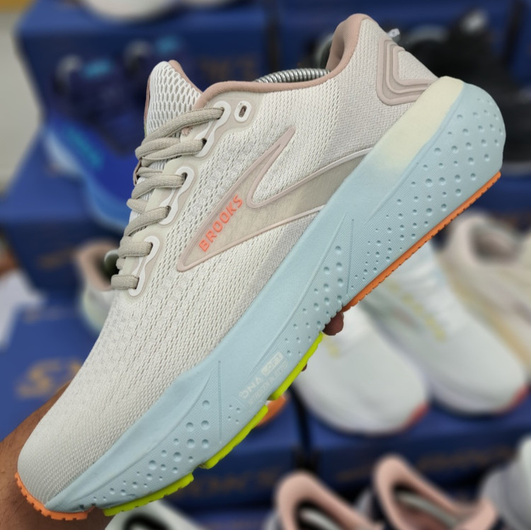 کتونی رانینگ و پیاده روی بروکس گلیسیرین جی تی اس ۲۱ Brooks Glycerin gts 21/ ضمانت کیفیت و ویتنام / سایز ۴۰ الا ۴۵