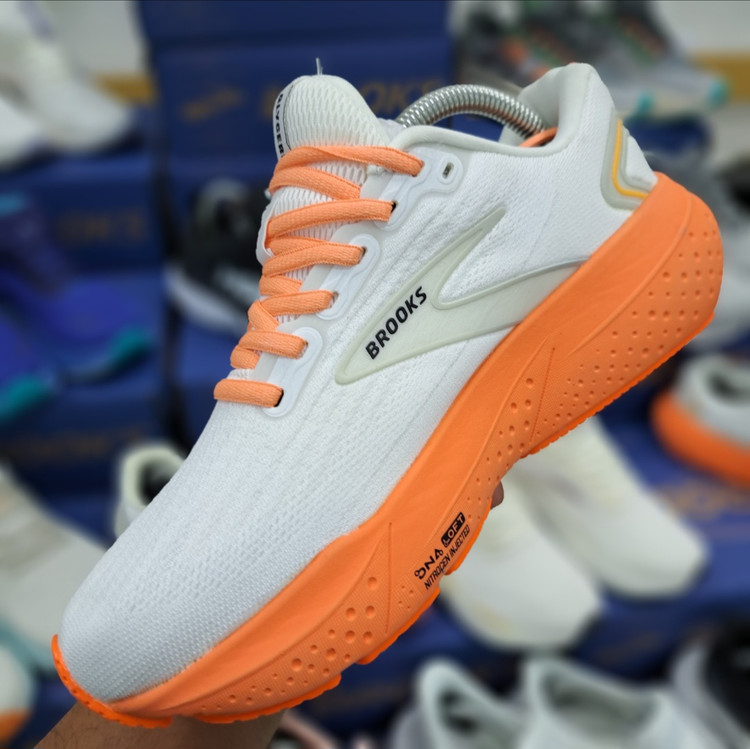 کتونی رانینگ و پیاده روی بروکس گلیسیرین جی تی اس ۲۱ Brooks Glycerin gts 21/ ضمانت کیفیت و ویتنام / سایز ۴۰ الا ۴۵
