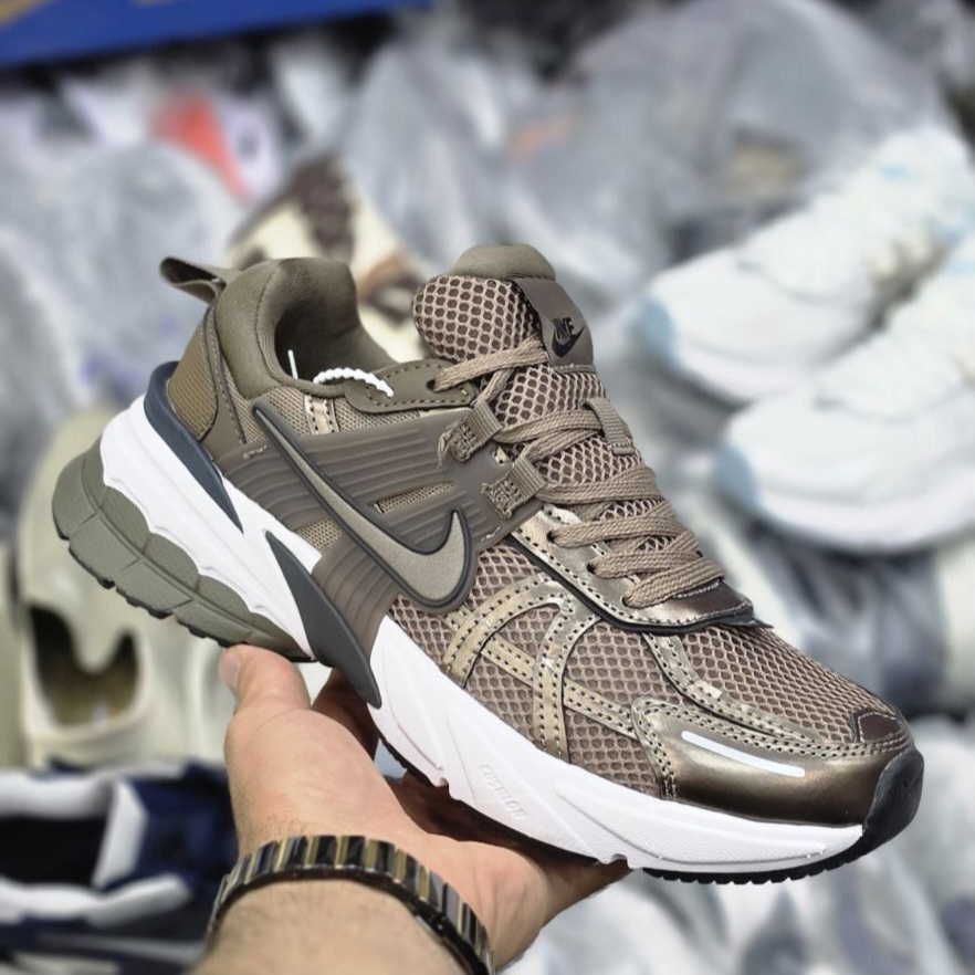 کتونی رانینگ و پیاده روی ست زنانه و مردانه نایک کلشون وی تو کی nike v2k / ضمانت ویتنام و کیفیت / سایز ۳۷ الا ۴۵