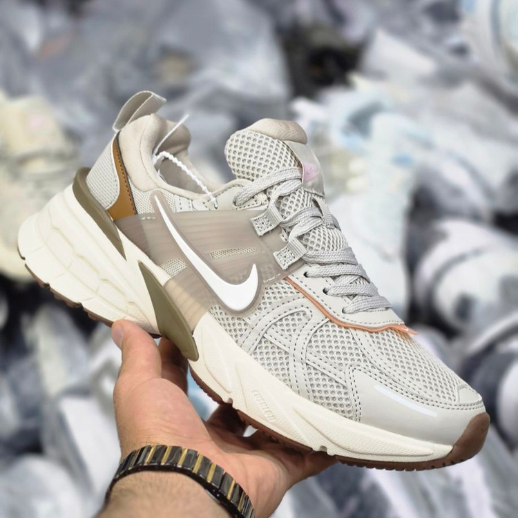 کتونی رانینگ و پیاده روی ست زنانه و مردانه نایک کلشون وی تو کی nike v2k / ضمانت ویتنام و کیفیت / سایز ۳۷ الا ۴۵