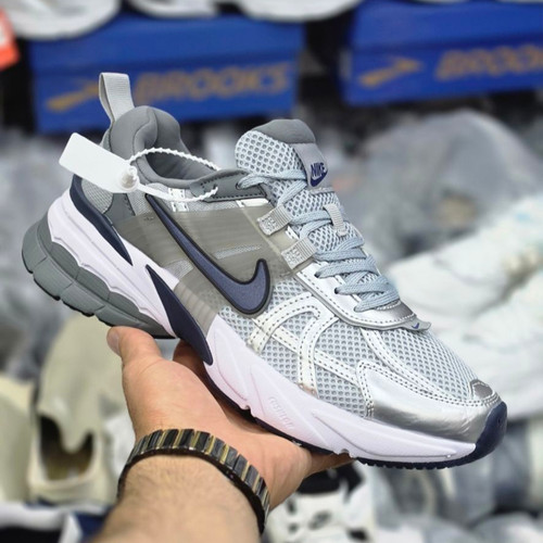 کتونی رانینگ و پیاده روی ست زنانه و مردانه نایک کلشون وی تو کی nike v2k / ضمانت ویتنام و کیفیت / سایز ۳۷ الا ۴۵