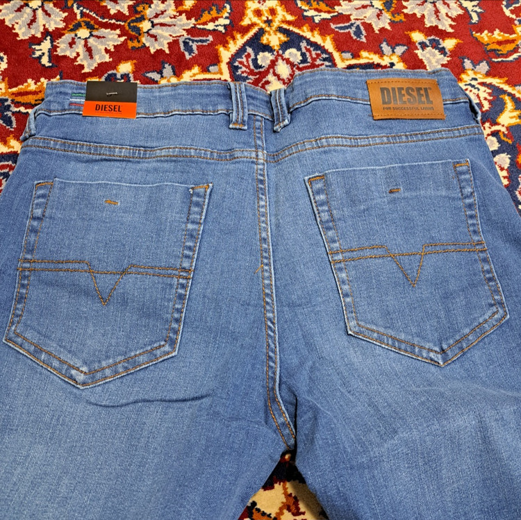 شلوار راسته اورجینال برند دیزل Diesel jeans / آبی میانه / ضمانت کیفیت / سایز ۳۸ الا ۵۰