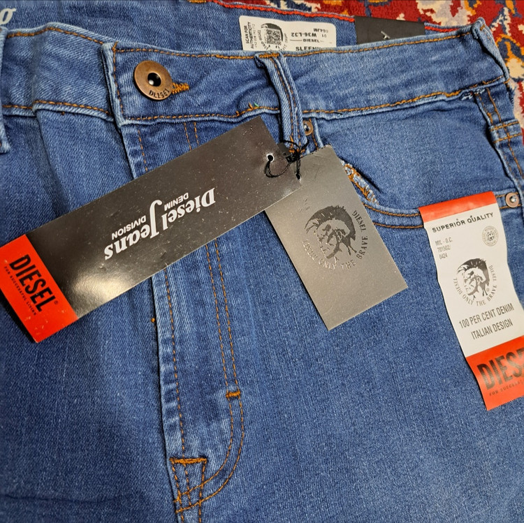 شلوار راسته اورجینال برند دیزل Diesel jeans / آبی میانه / ضمانت کیفیت / سایز ۳۸ الا ۵۰