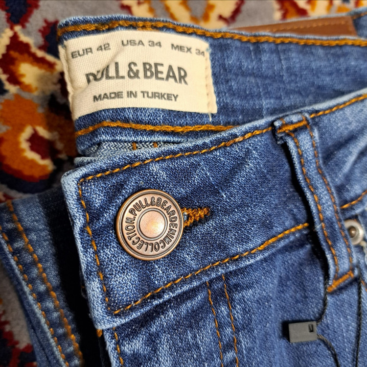 شلوار جین اورجینال برند پول اند بیر pull&bear jeans / آبی میانه / ضمانت کیفیت / سایز ۳۸ الا ۵۰