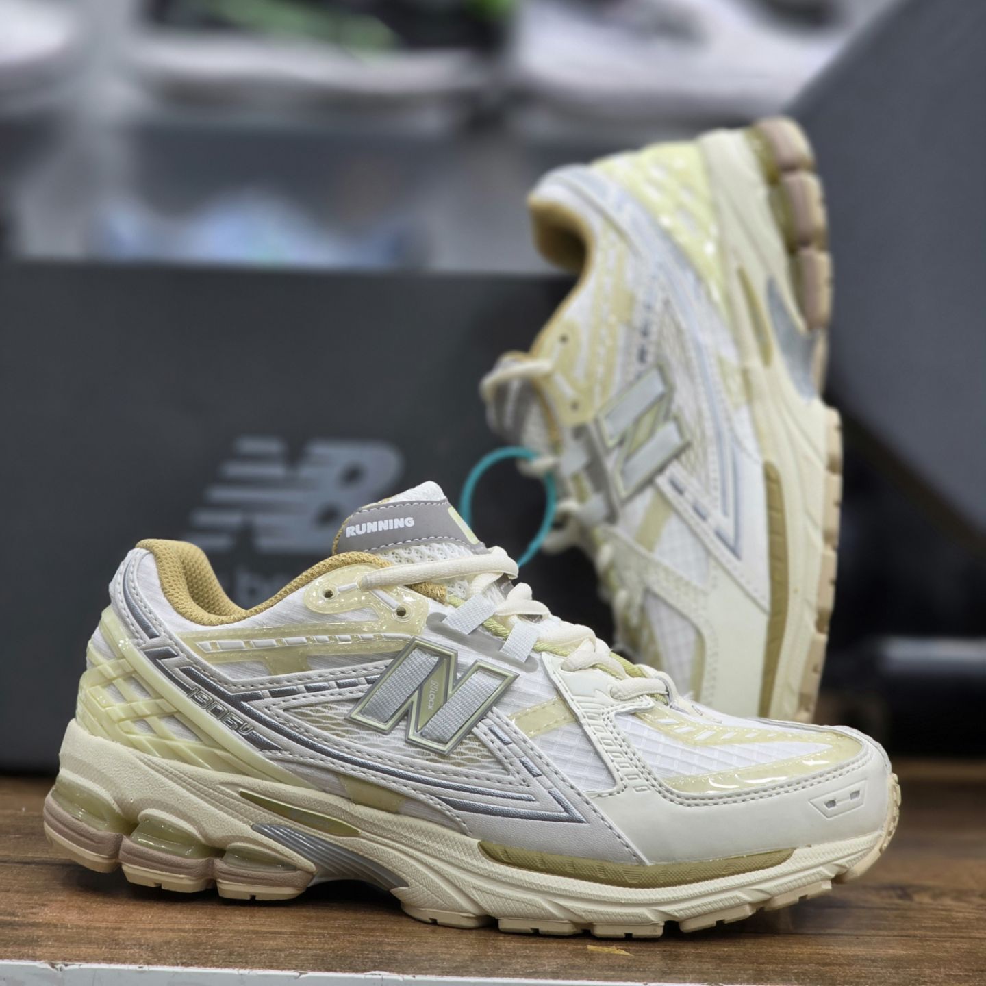 کتونی ست زنانه و مردانه نیوبالانس ۱۹۰۶ newbalance 1906 / راحتی بالا و استایل خاص / ضمانت کیفیت ۲۰۲۵ / سایز ۳۸ الا ۴۵