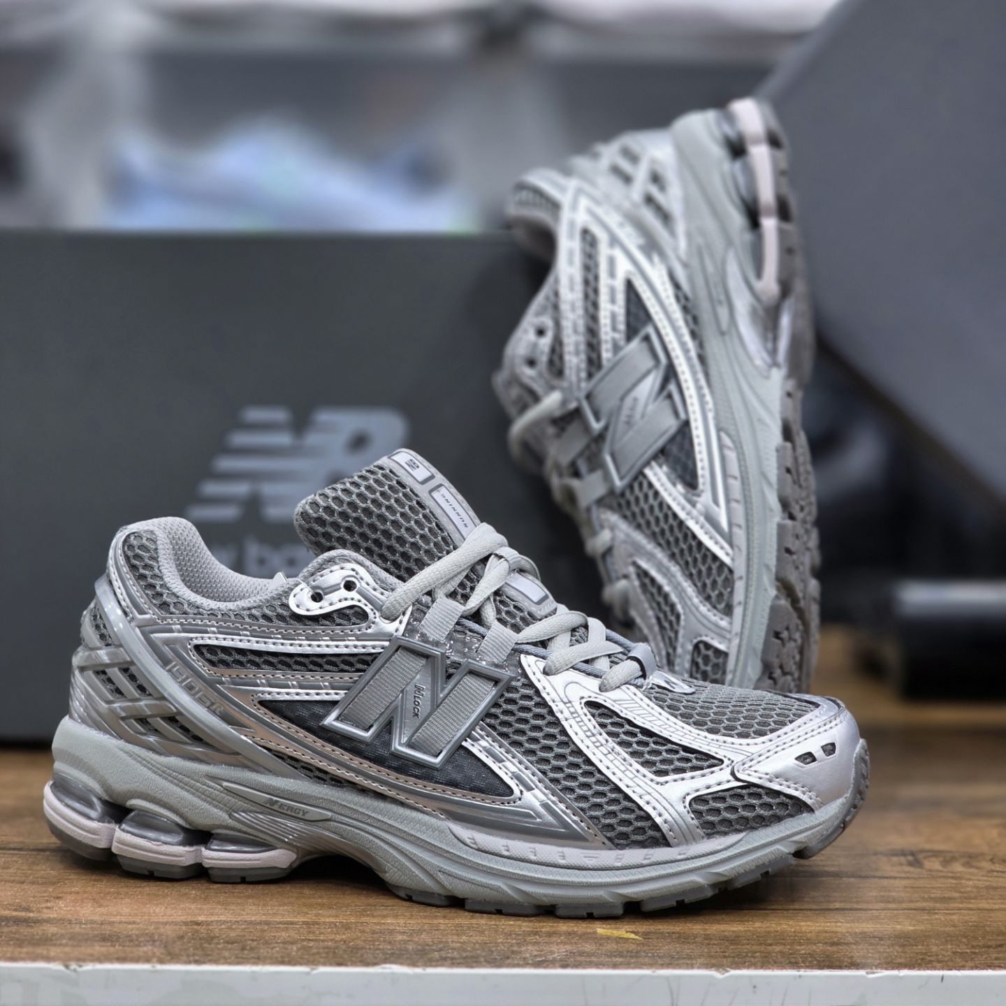 کتونی ست زنانه و مردانه نیوبالانس ۱۹۰۶ newbalance 1906 / راحتی بالا و استایل خاص / ضمانت کیفیت ۲۰۲۵ / سایز ۳۸ الا ۴۵