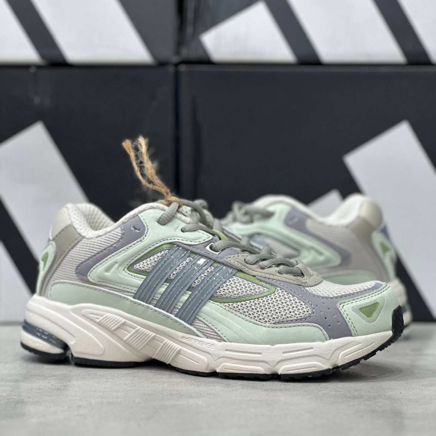 کفش اسپرت آدیداس فارماتون Adidas formation / ضمانت کیفیت و ویتنام / سایز ۴۰ الا ۴۵