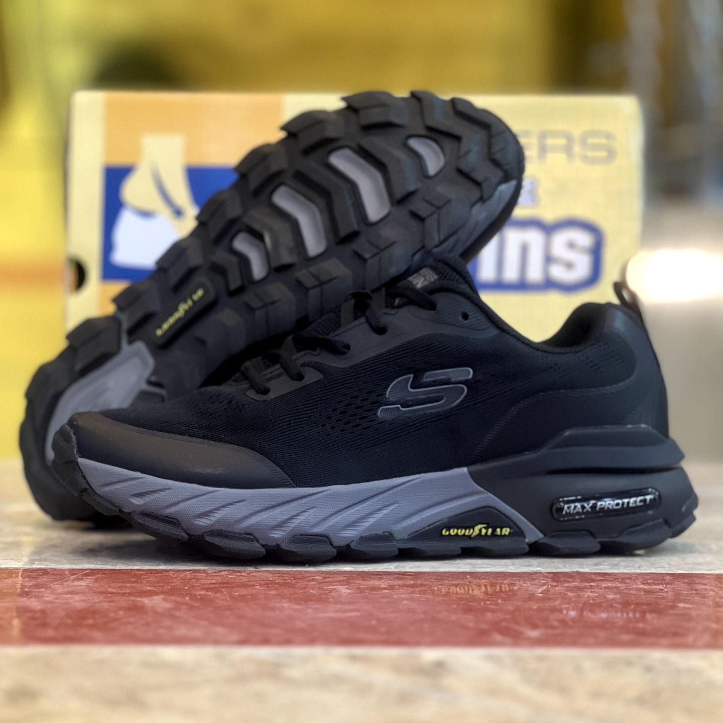 کفش مردانه طبیعت گردی و شهری اسکیچرز مکس پروتکت Skechers max protect / ضمانت کیفیت و ویتنام / سایز 40 الا 45