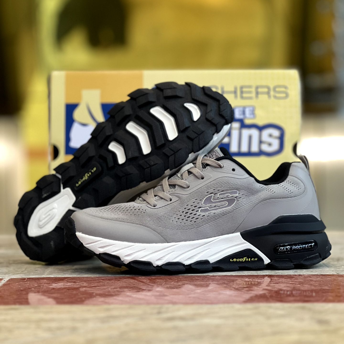 کفش مردانه طبیعت گردی و شهری اسکیچرز مکس پروتکت Skechers max protect / ضمانت کیفیت و ویتنام / سایز 40 الا 45