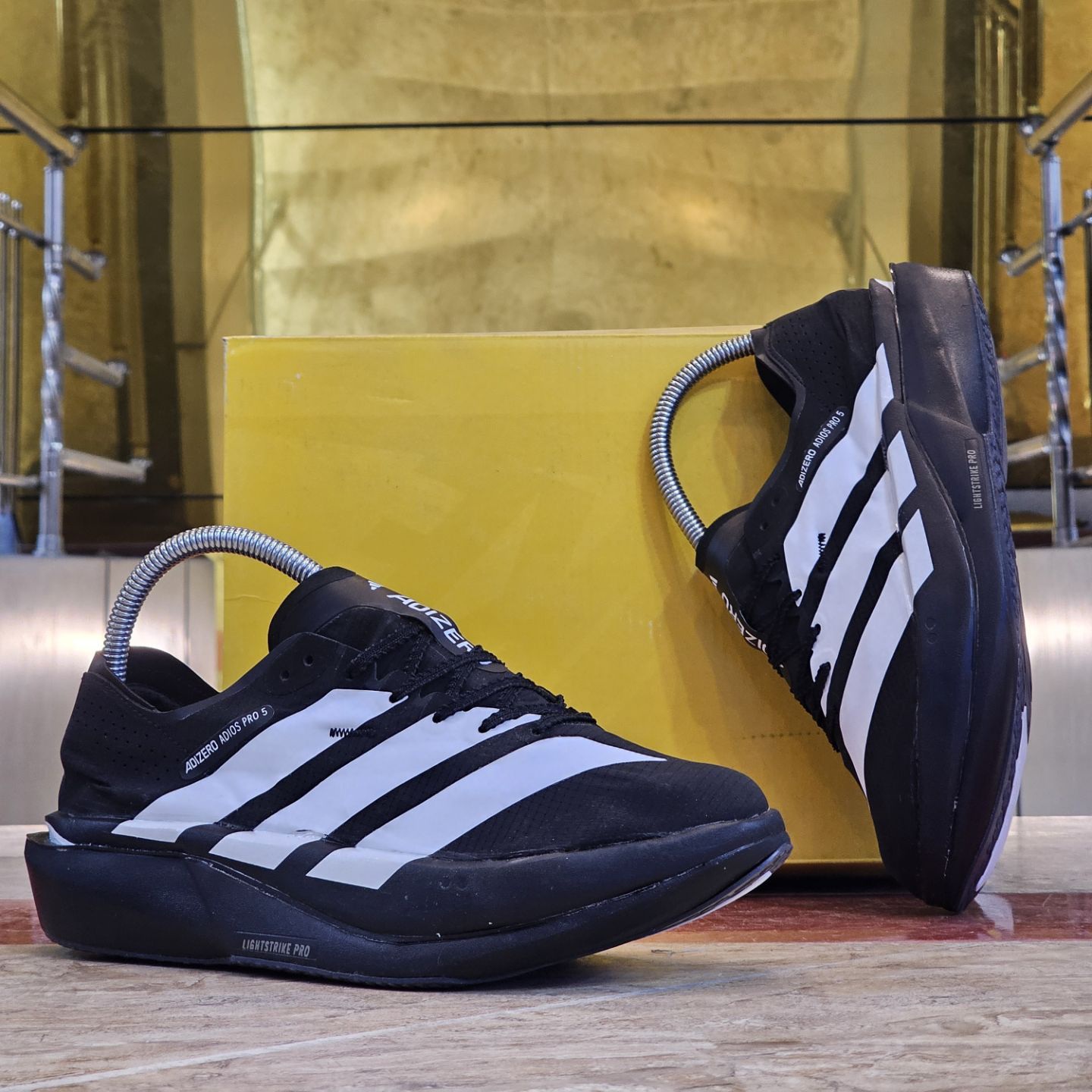 کتونی رانینگ و پیاده آدیداس آدی زیرو پرو ۵ Adidas adizero pro 5 / ضمانت کیفیت و ویتنام / سایز ۴۰ الا ۴۵