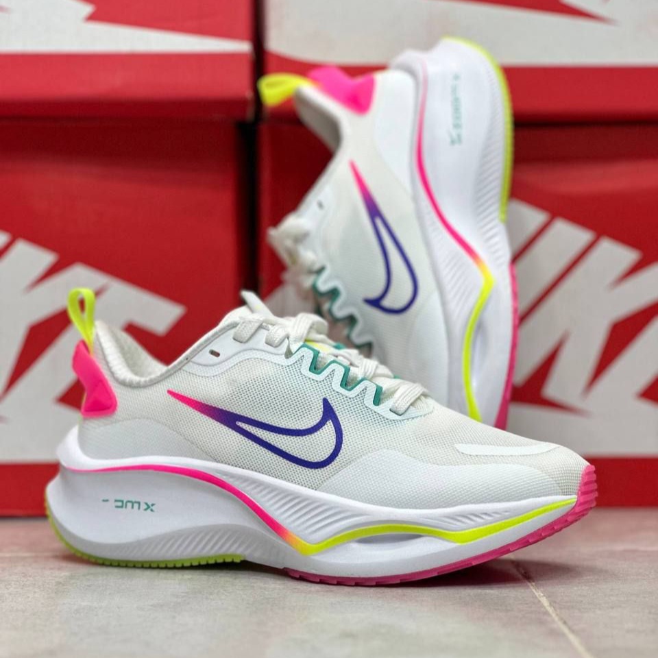 کتونی رانینگ و پیاده روی زنانه نایک زوم ایکس لبخندی nike zoom x / ضمانت ویتنامی و کیفیت / سایز ۳۷ الا ۴۰