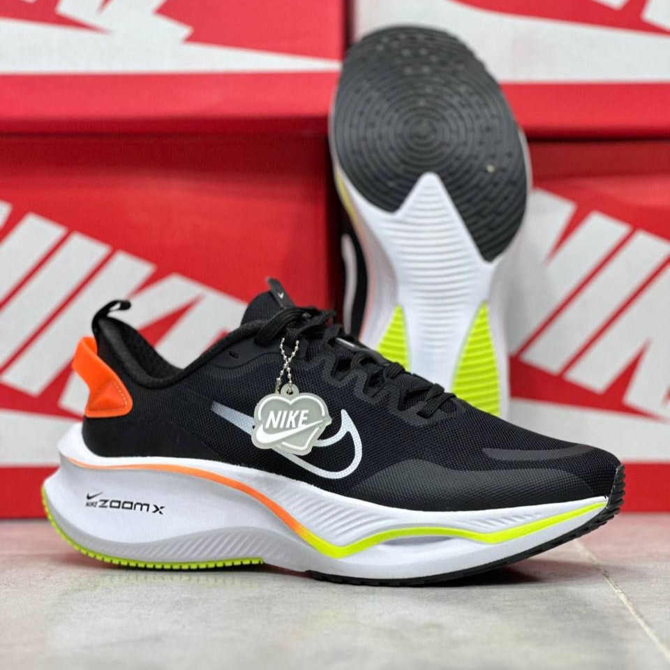 کتونی رانینگ و پیاده روی مردانه نایک زوم ایکس لبخندی nike zoom x / ضمانت ویتنامی و کیفیت / سایز ۴۰ الا ۴۵