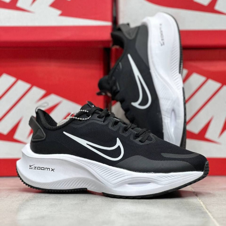 کتونی رانینگ و پیاده روی مردانه نایک زوم ایکس لبخندی nike zoom x / ضمانت ویتنامی و کیفیت / سایز ۴۰ الا ۴۵